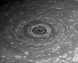 Кассини запечатлел глаз Сатурна диаметром 2000 км