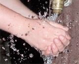Мыть руки или дезинфицировать - что лучше от простуды?